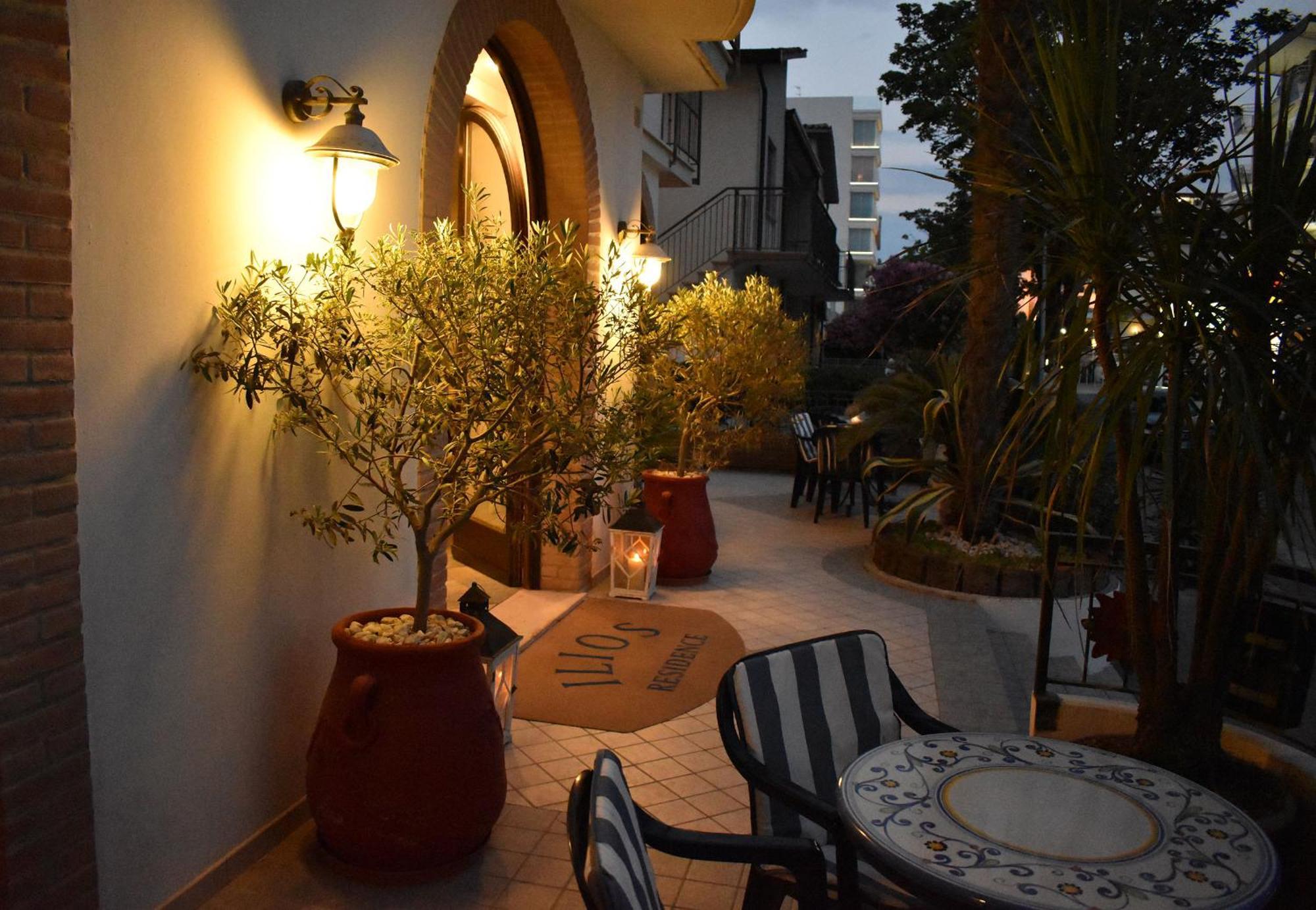 Ilios Residence リド・ディ・イエゾロ エクステリア 写真