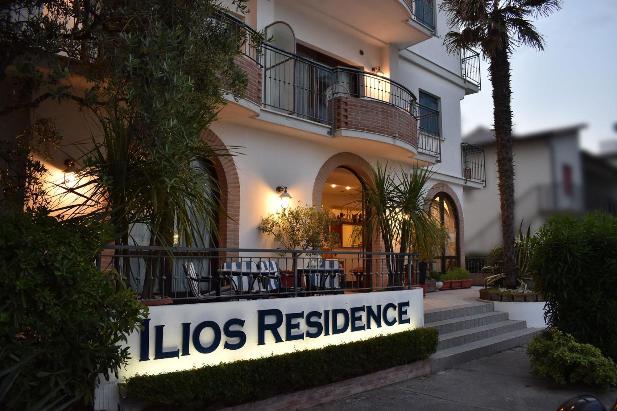Ilios Residence リド・ディ・イエゾロ エクステリア 写真